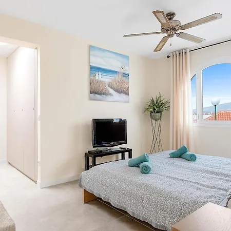 Julia Tenerife Costa Adeje (Tenerife)