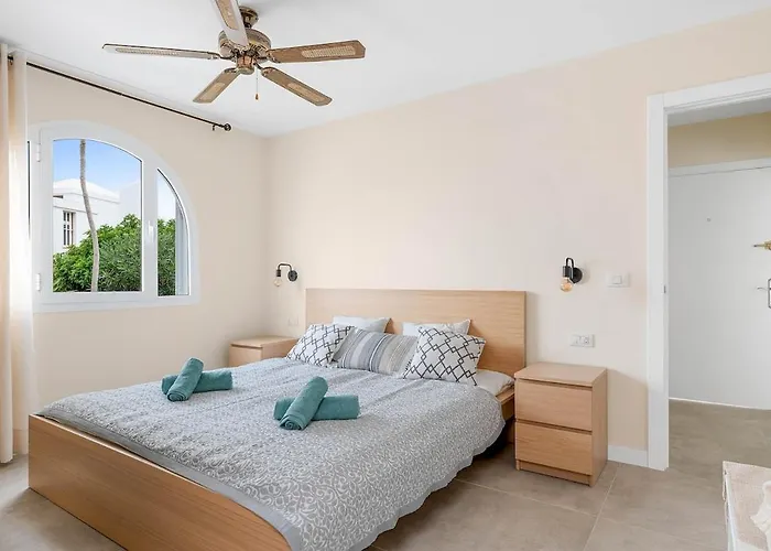 Julia Tenerife * Costa Adeje (Tenerife)